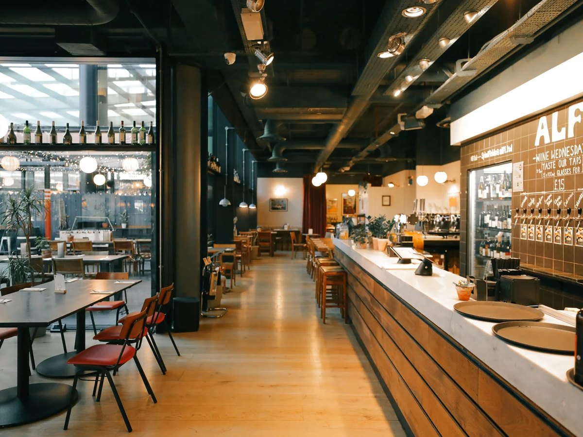 Alfi, Spitalfields